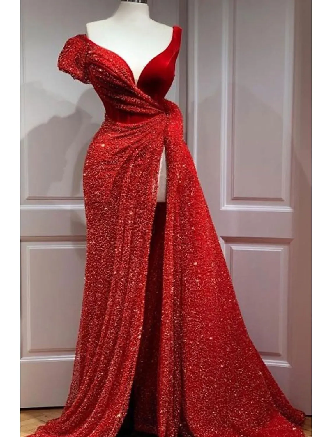 Luolandi A-Line Sparkle & Shine High Split Prom Formal Evening Dress V Neck Short Sleeve Court Train Satin with Sequin